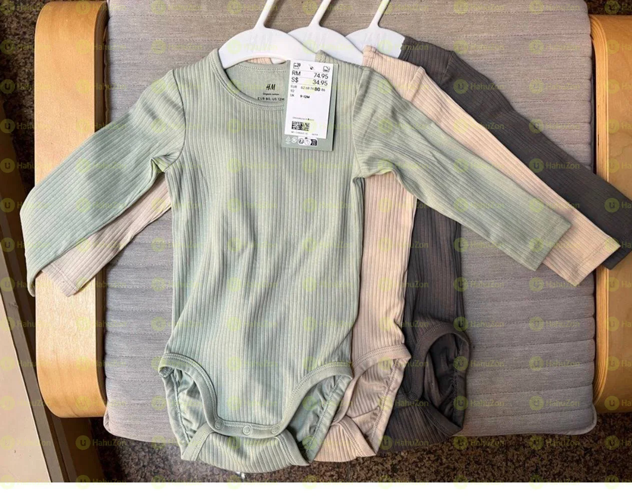 H&M Diaper T-shirt