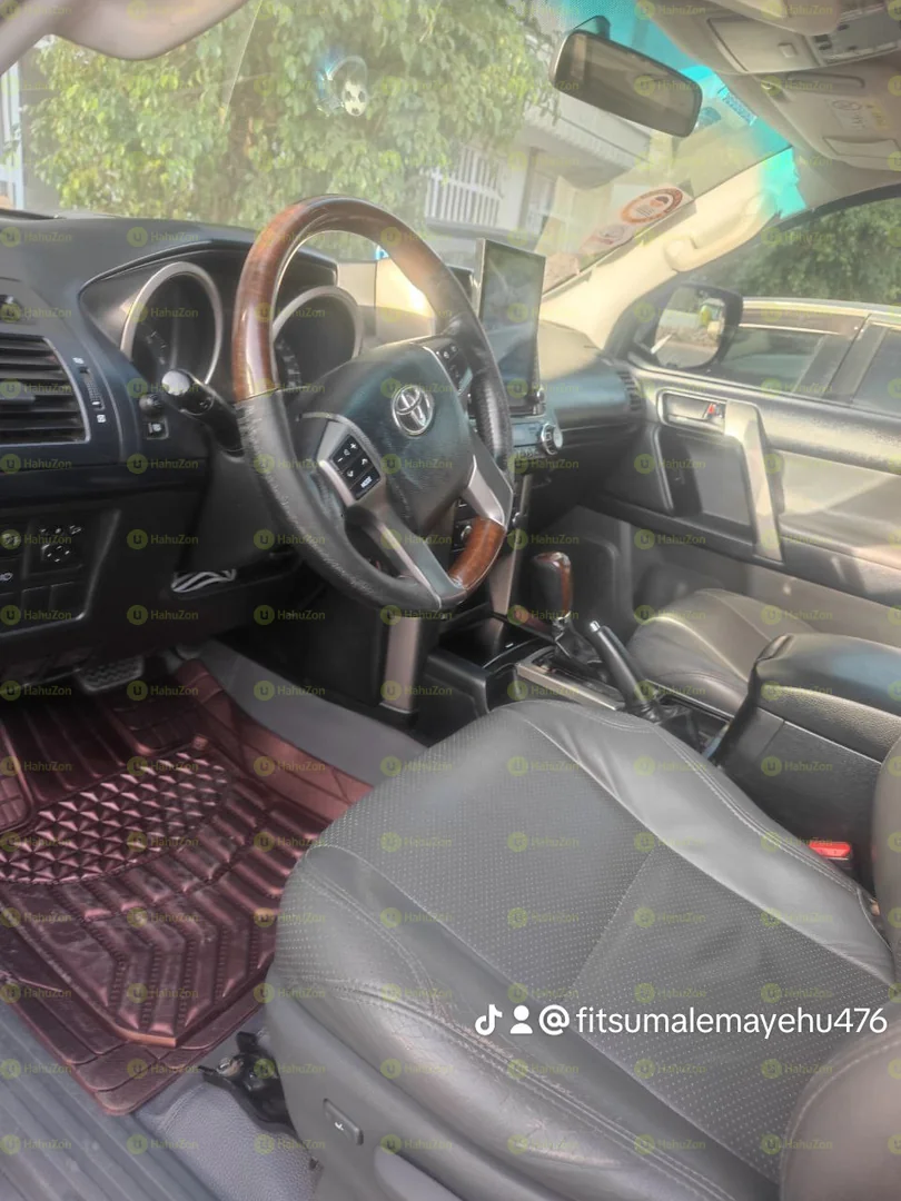 2013 Model-Toyota Land Cruiser Prado