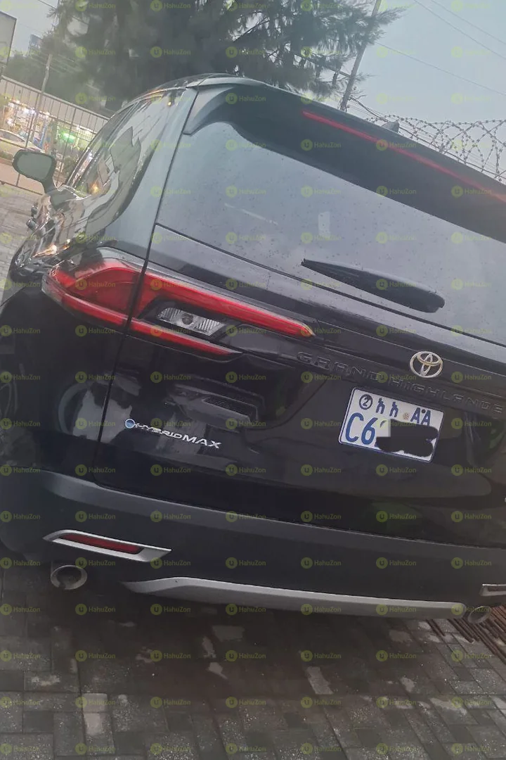 2024 Model-Toyota Highlander Platinum