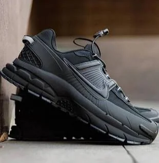 Nike Zoom Vomero Roam Triple Black Men’s Shoes