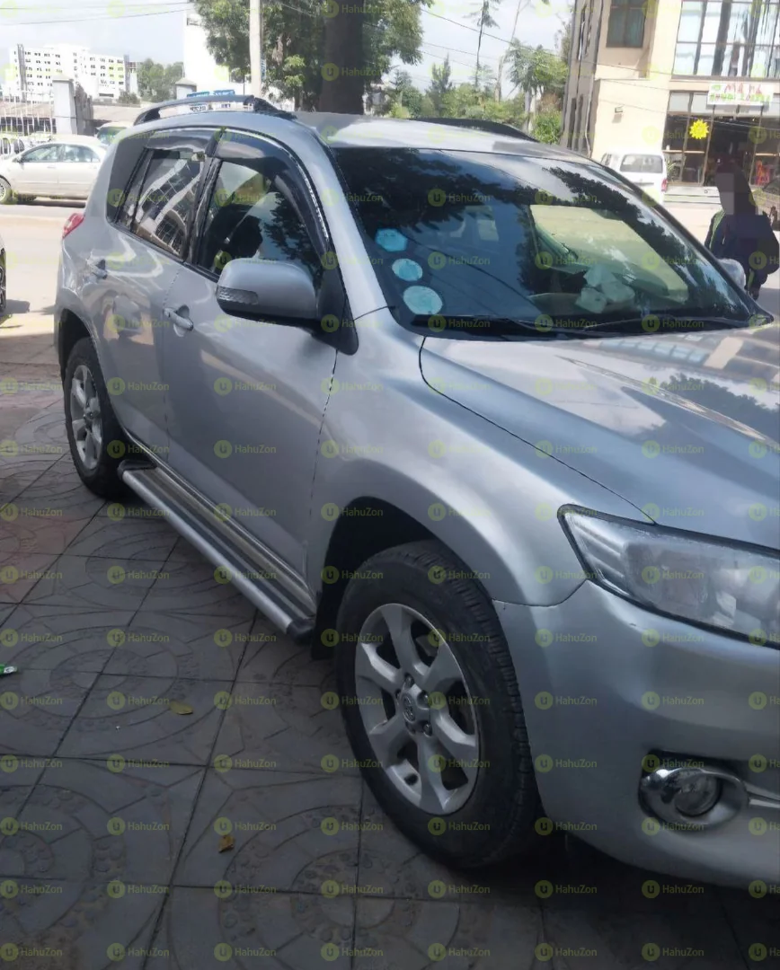 2010 Model-Toyota Rav4
