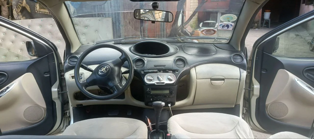 2004 Model-Toyota Vitz