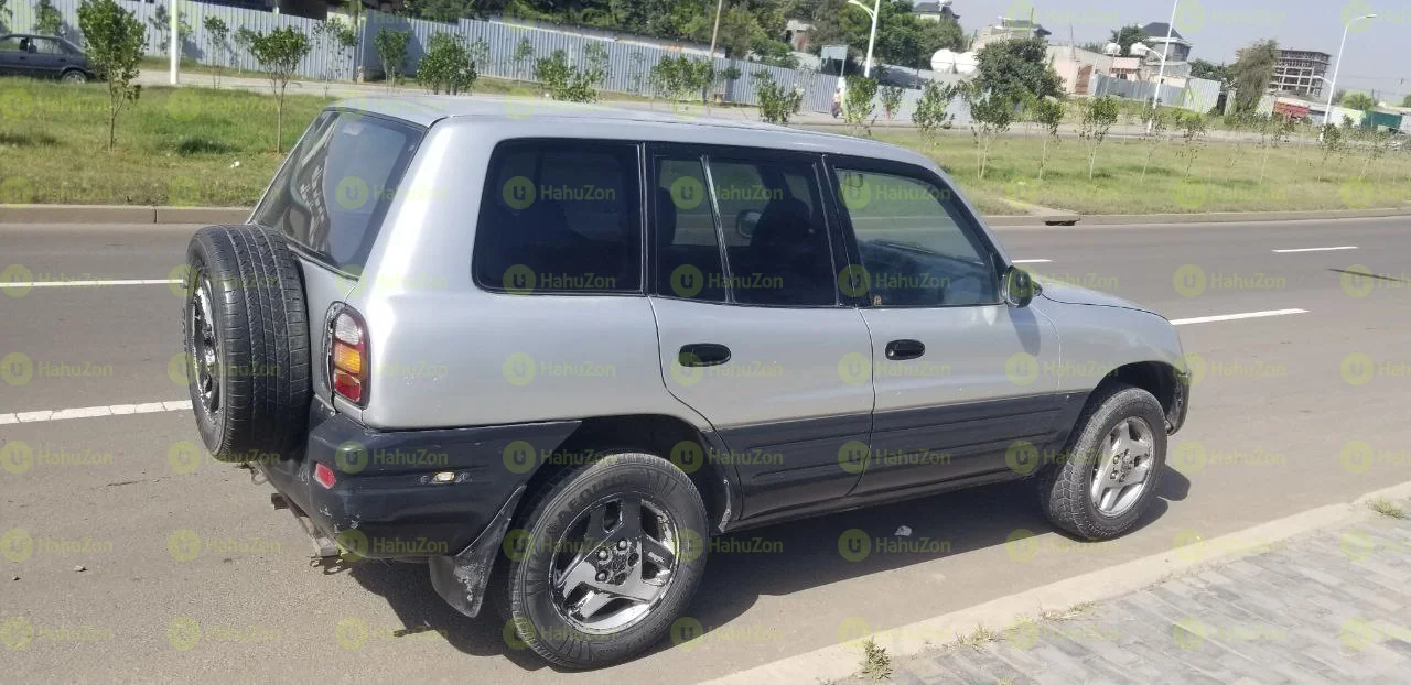 1998 Model-Toyota Rav4