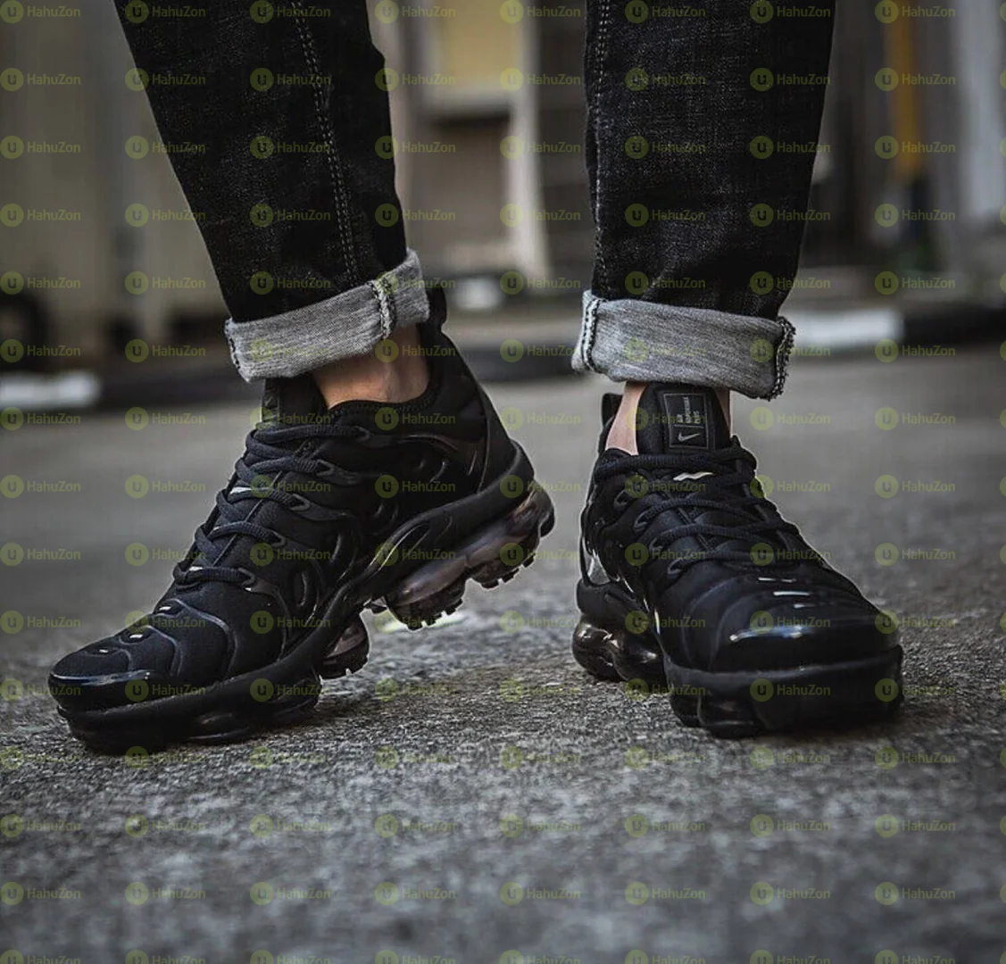 NlKE Air Vapormax Plus Triple Black Shoes