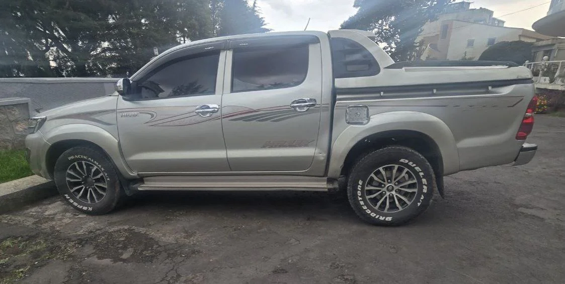 2013 Model-Toyota Hilux Dabel Cap