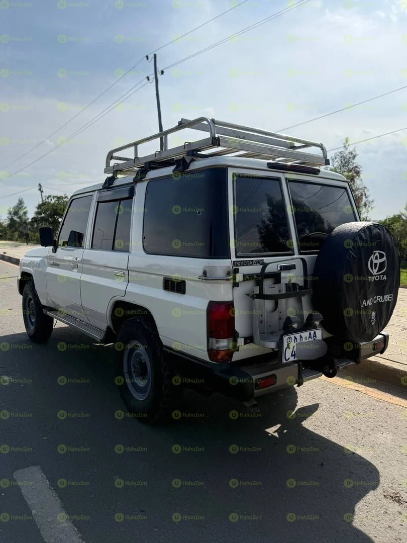 2010 Model-Toyota Land Cruiser