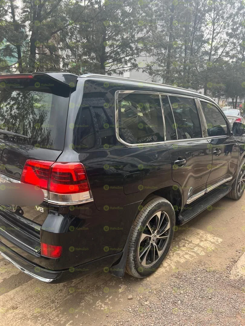 2014 Model-Toyota Landcruiser V8 GXR