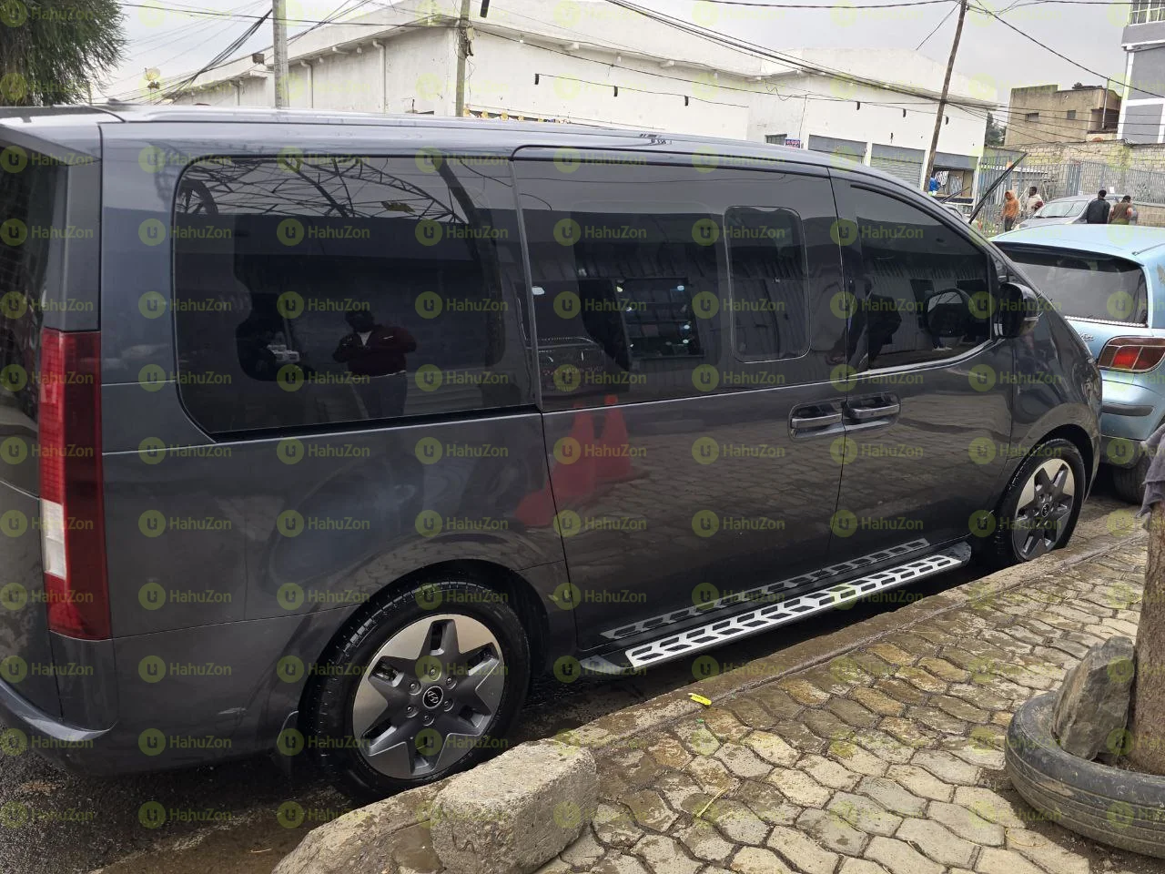 2022 Model-Hyundai Staria