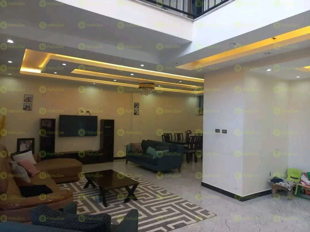 250ካሬ የሚሸጥ G+2 ቤት በ ሰሚት