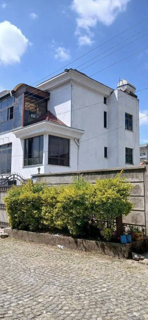 175 ካሬ የሚሸጥ G+2 ቤት በፊጋ