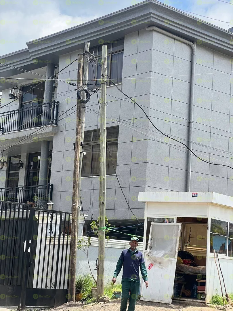 250 ካሬ የሚሸጥ G+2  ቤት በአያት