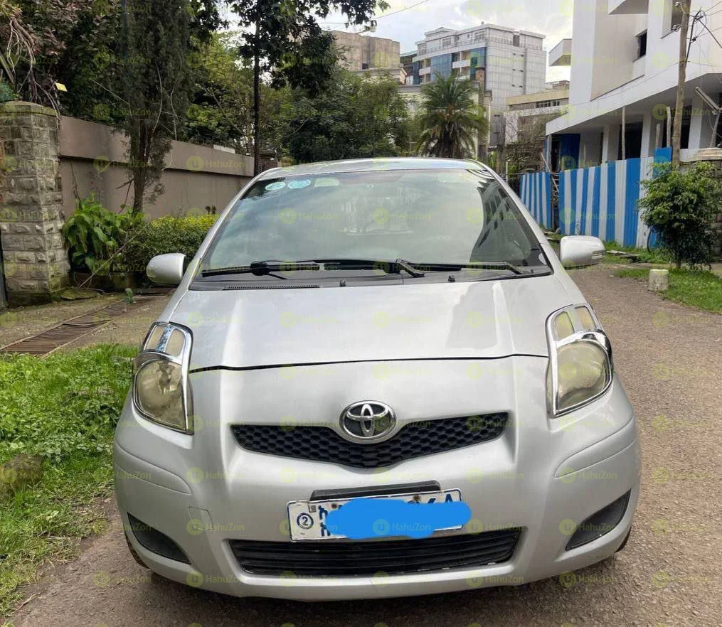 2010 Model-Toyota Yaris Compact