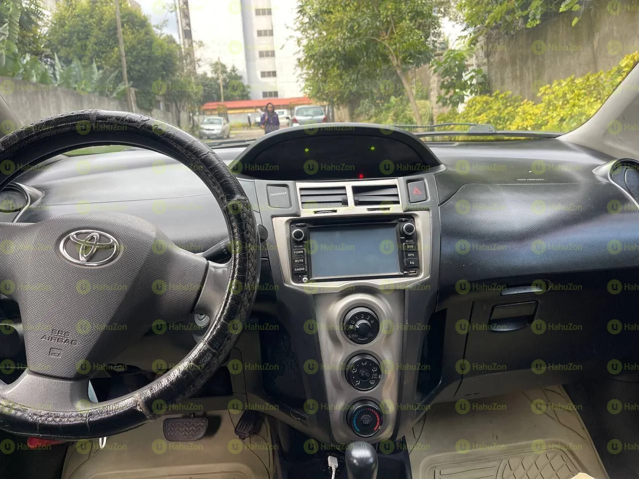 2010 Model-Toyota Yaris Compact