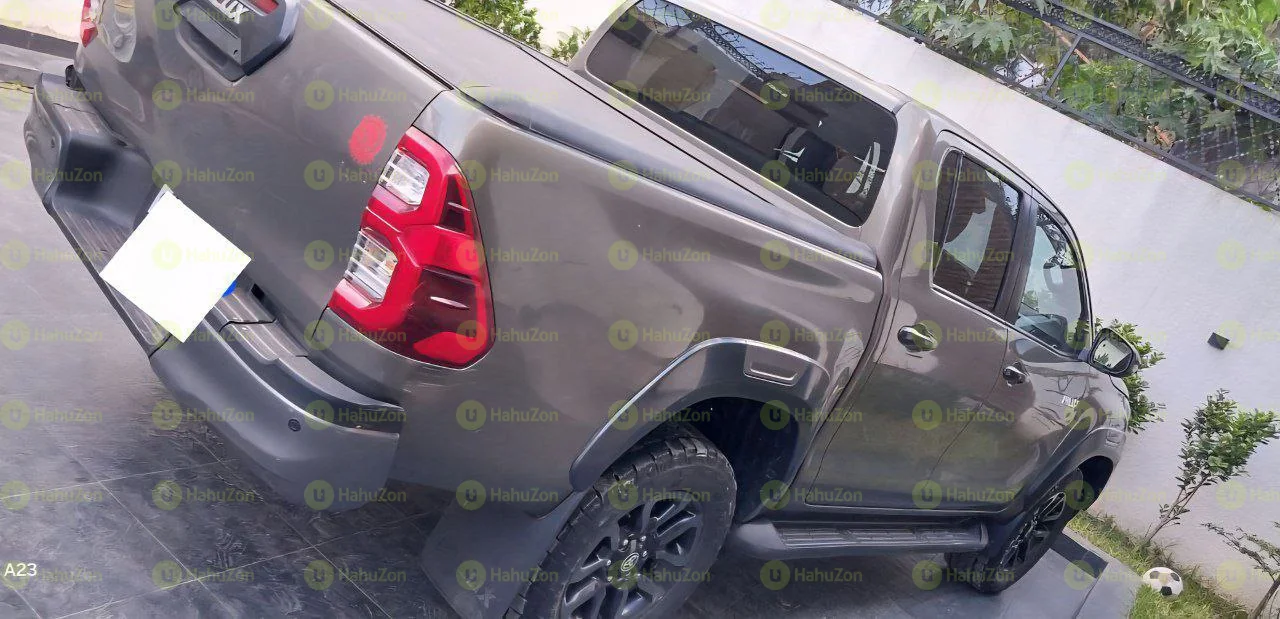 2021 Model-Toyota Hilux Invincible