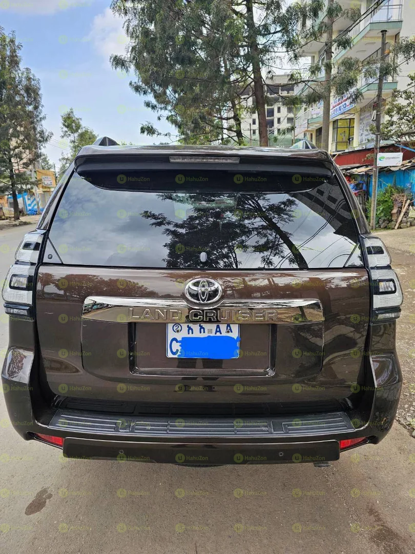 2022 Model-Toyota Landcruiser Prado