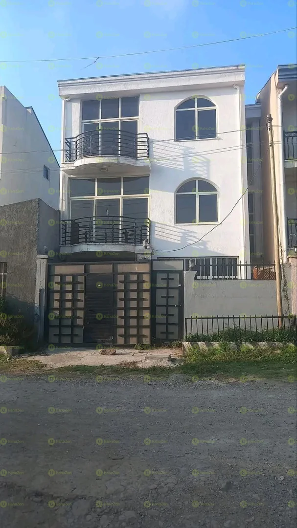 90 ካሬ የሚሸጥ G+3 ቤት በአያት
