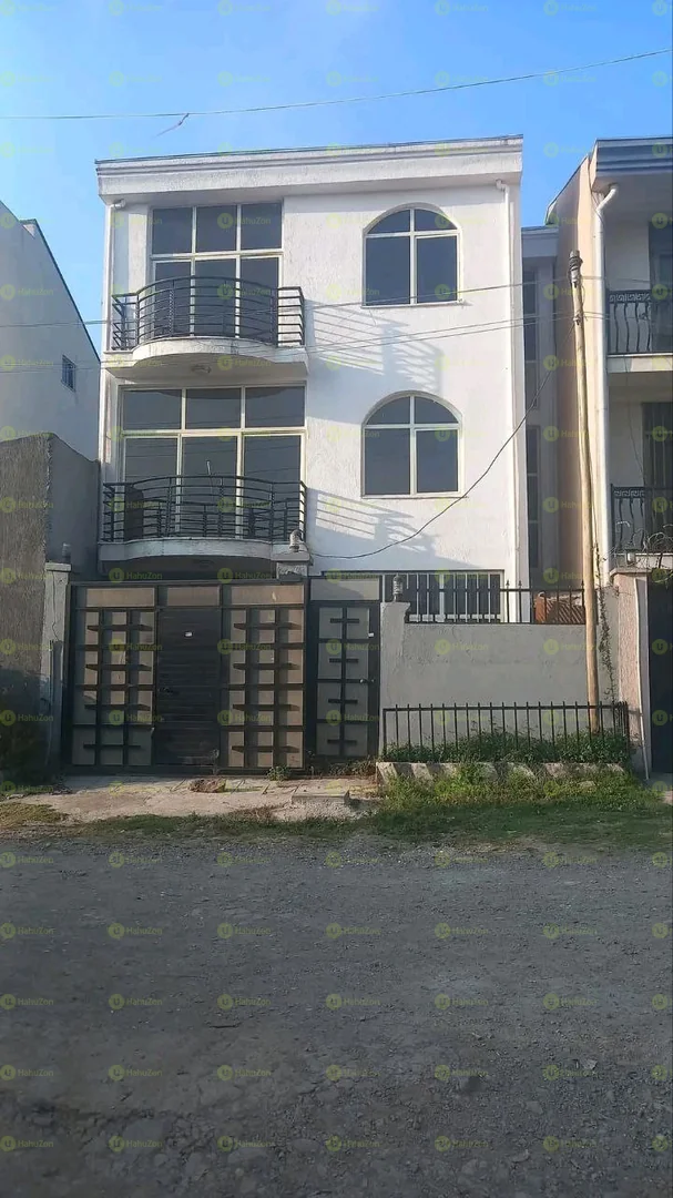 90 ካሬ የሚሸጥ G+3 ቤት በአያት