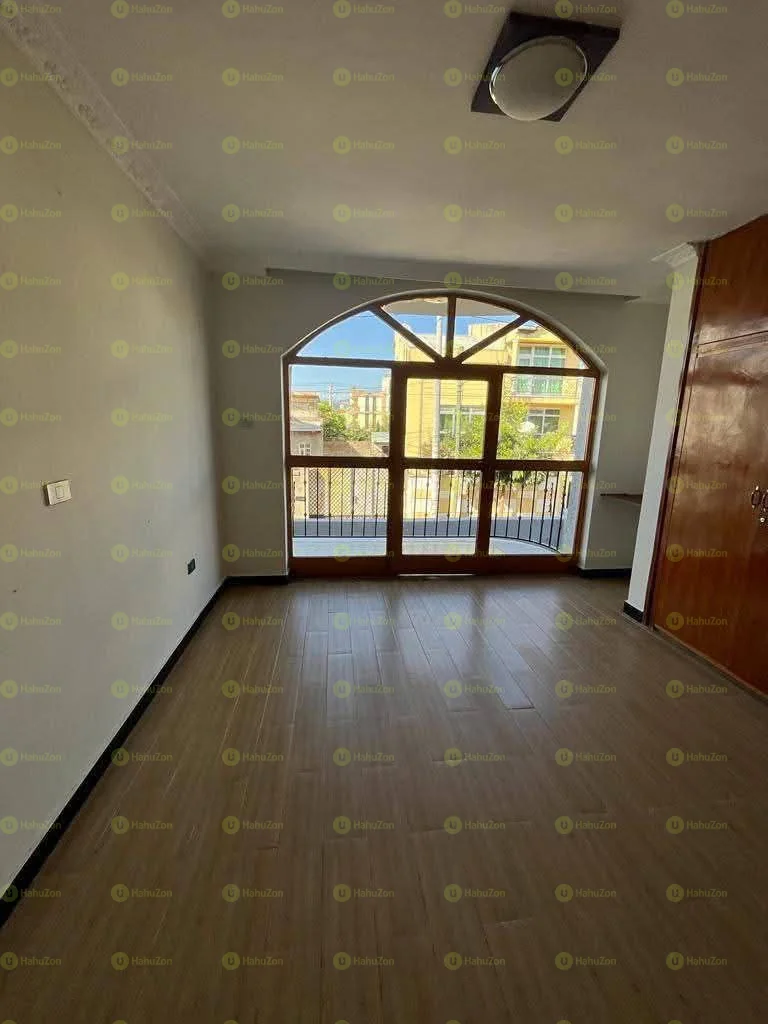 175 ካሬ የሚሸጥ ቤት በሰሚት