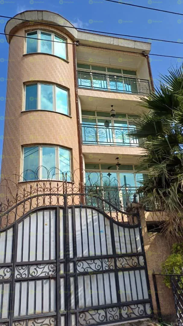 105 ካሬ የሚሸጥ G+3 ቤት በጎሮ