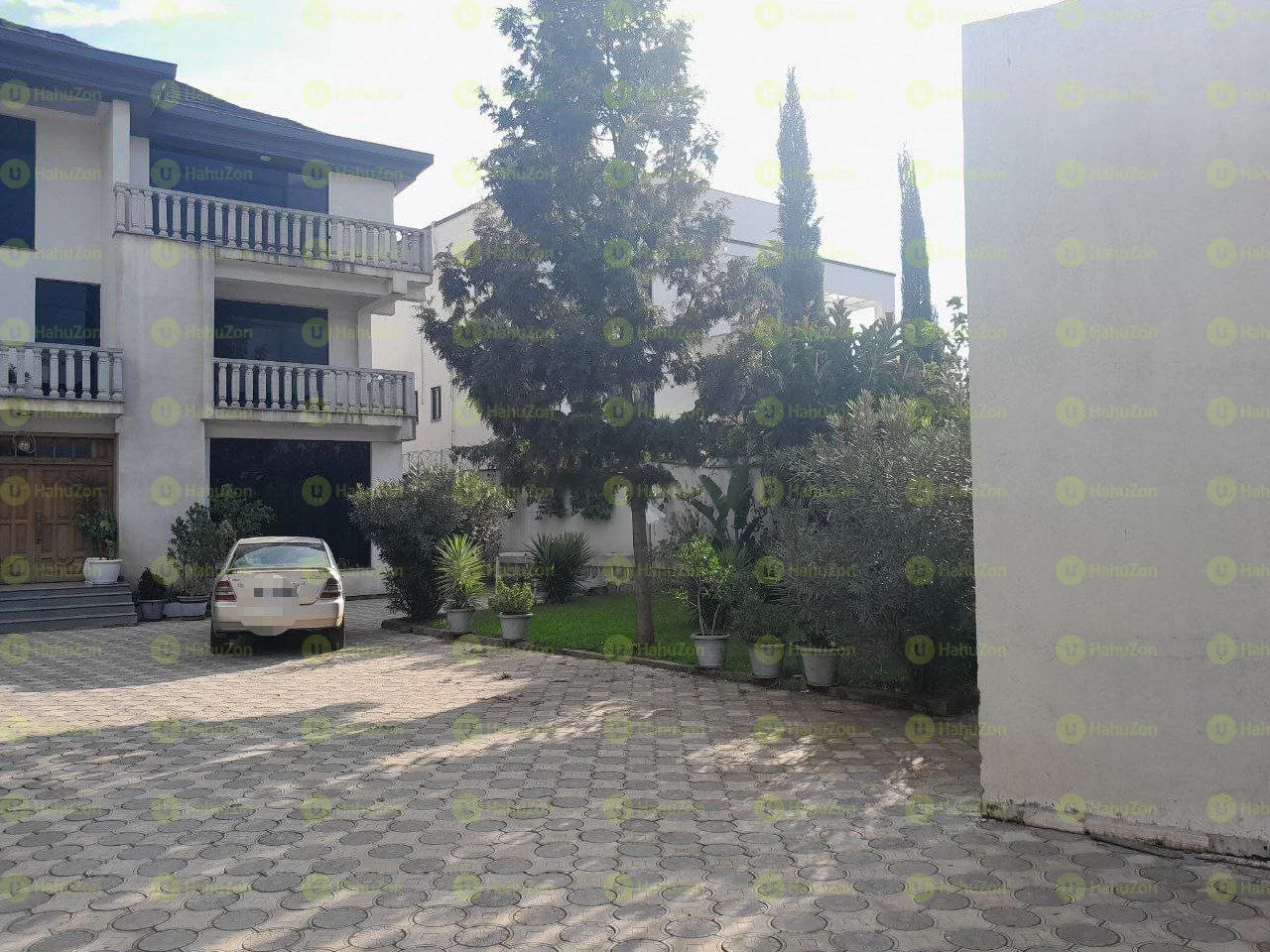 800 ካሬ የሚሸጥ G+2 ቤት በሀጫሉ መንገድ