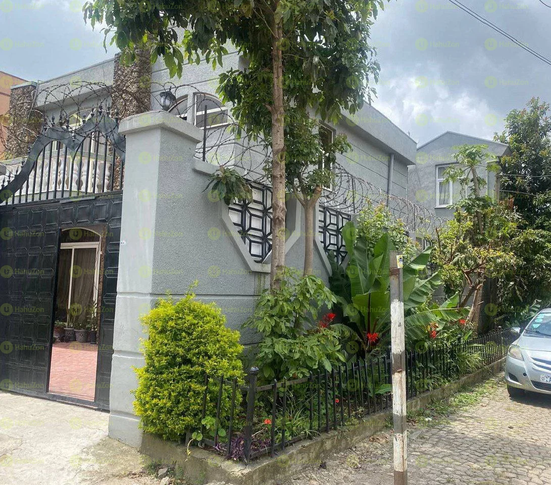 175 ካሬ የሚሸጥ G+1 ቤት በለቡ