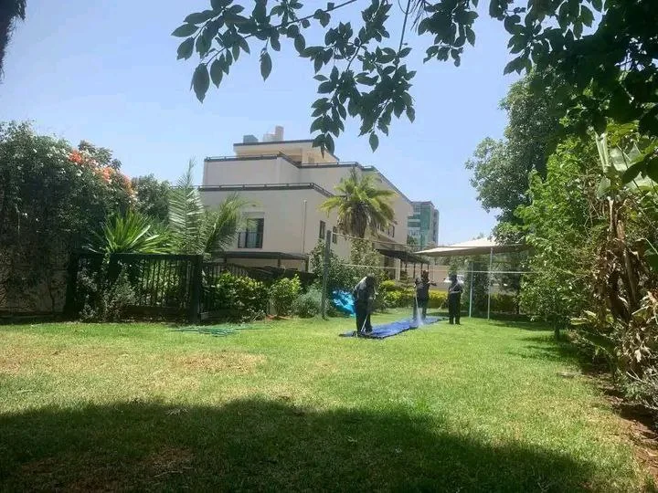 1726 ካሬ የሚሸጥ ቤት በመሀል አዲስ አበባ