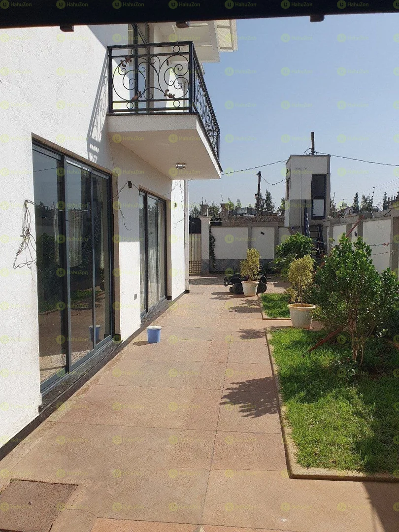 500 ካሬ የሚሸጥ G+2 ቤት በጀሞ ሚካኤል