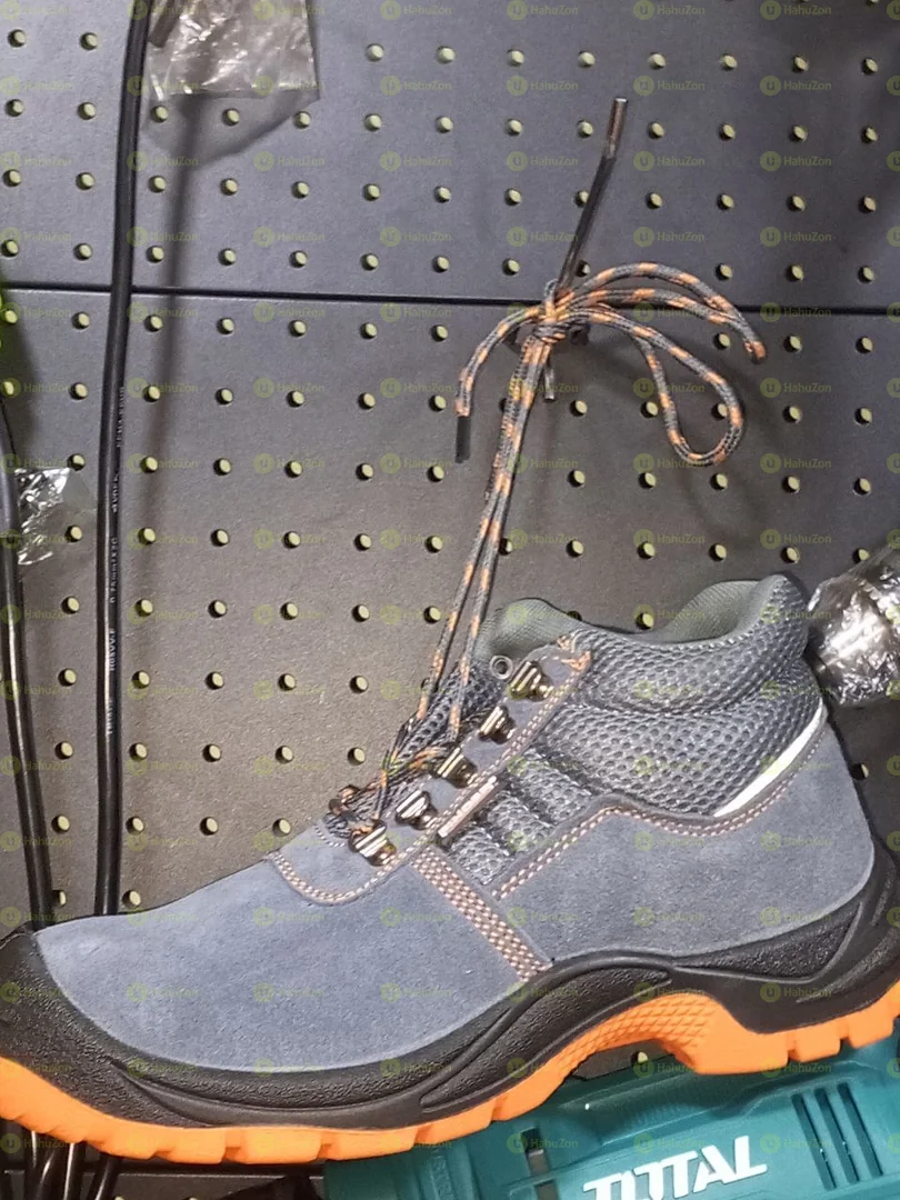 ኦርጀናል የፋይንደር ጫማ