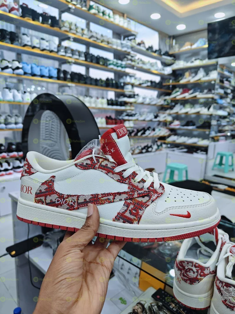 Jordan  Low Travis Men's Shoes