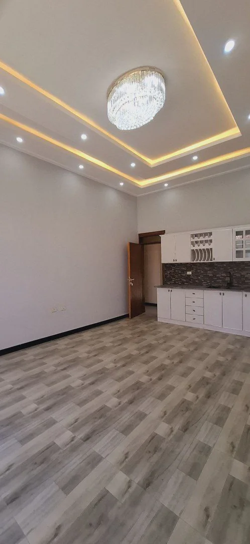 180 ካሬ የሚሸጥ ቤት በሰሚት