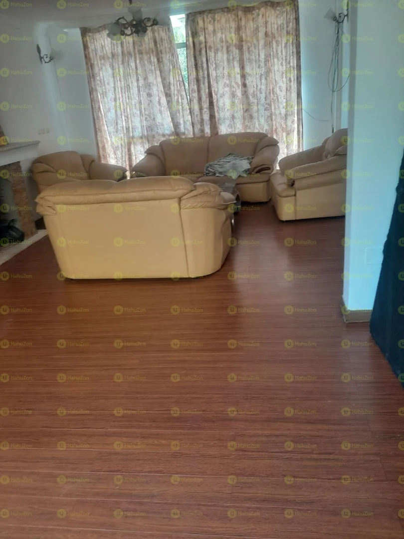 261 ካሬ የሚሸጥ B+G+1 ቤት በጊፍት ኮፓውንድ