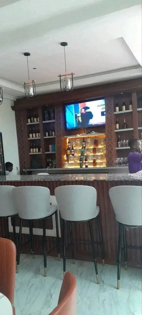 270 ካሬ የሚሸጥ ፔንሲዮን በወሰን