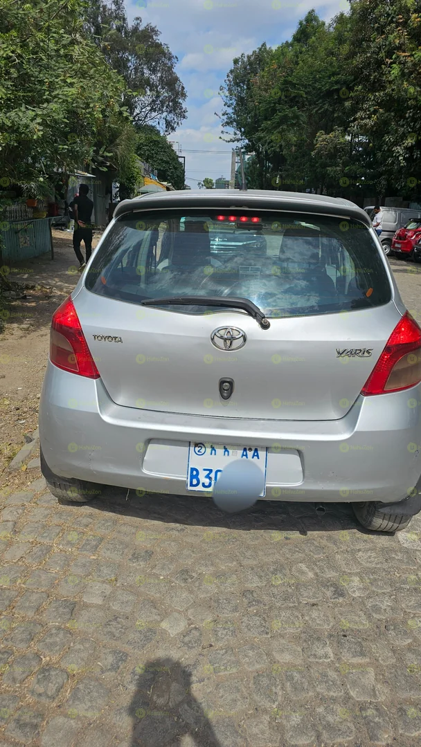 2008 Model-Toyota Yaris Compact