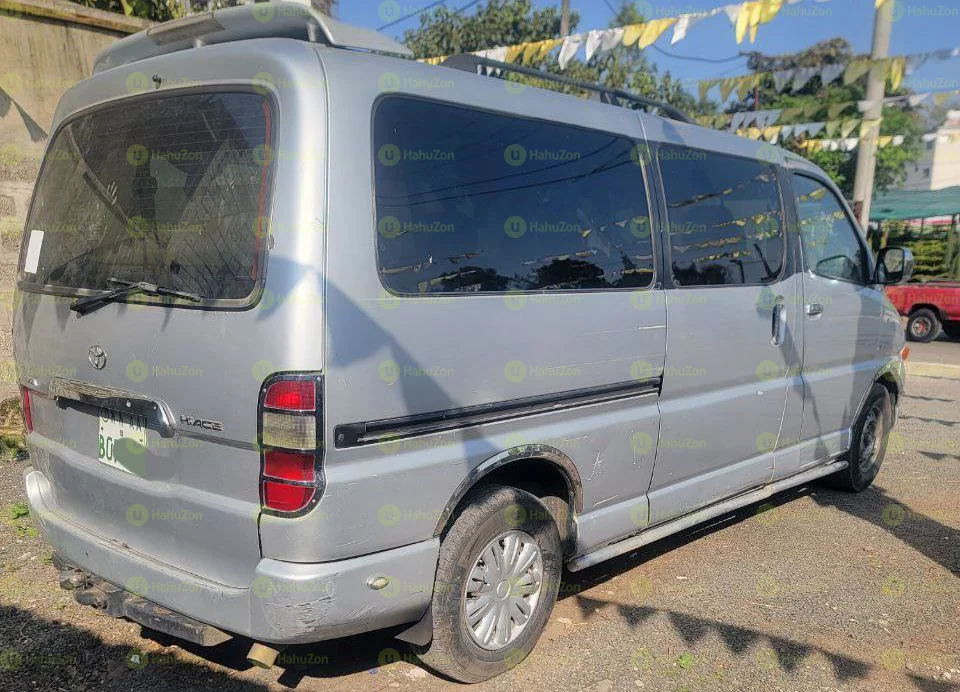2006 Model-Toyota Hiace Dolphin