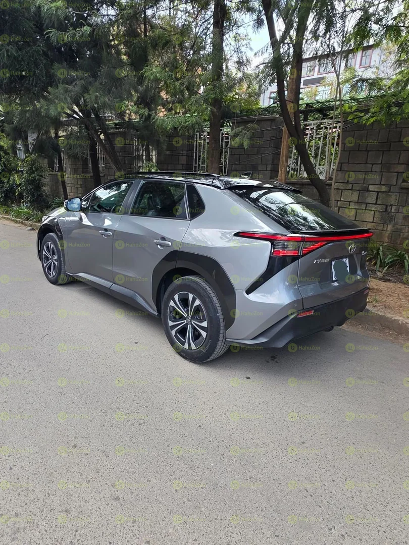 2023 Model-Toyota BZ4X EV 2WD