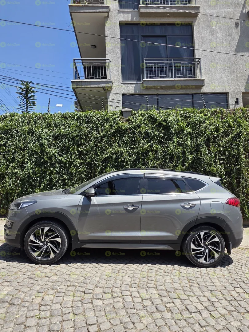 2020 Model-Hyundai Tucson
