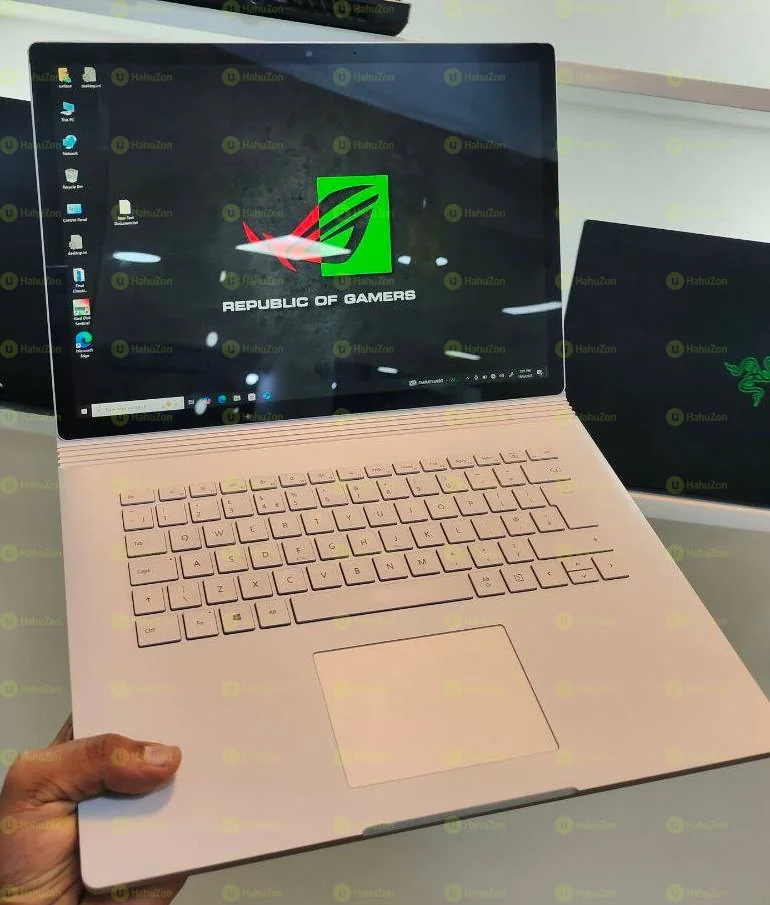 MicroSoft Surface Pro 4 Core i7 8th Generation Laptop