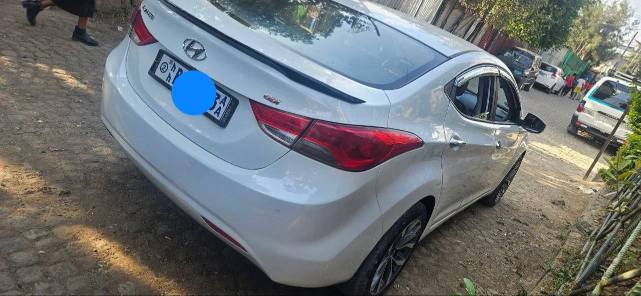 2013 Model-Hyundai Elentra