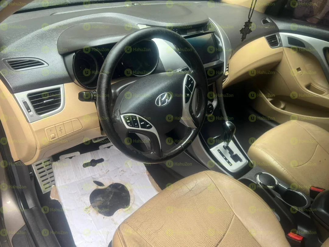 2013 Model-Hyundai Elentra