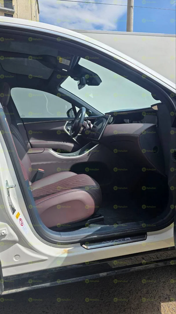 2024 Model-Avatar 11 EV