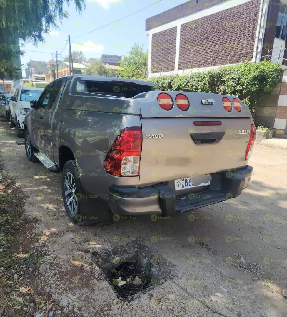 2019 Model-Toyota Rivo Hilux  king -Cab