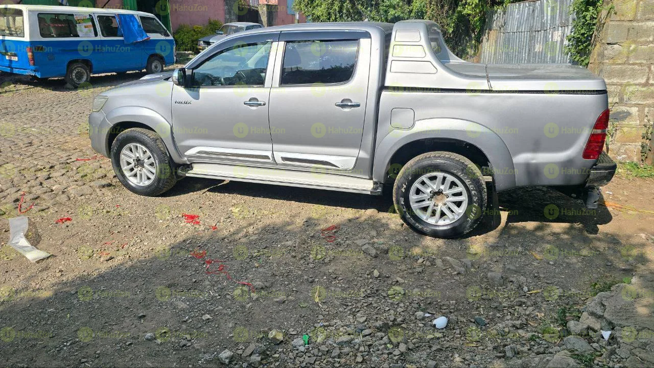 2015 Model-Toyota Hilux
