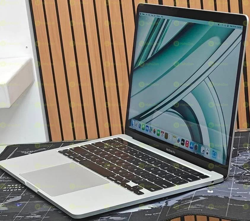 MacBook M2 Pro Laptop