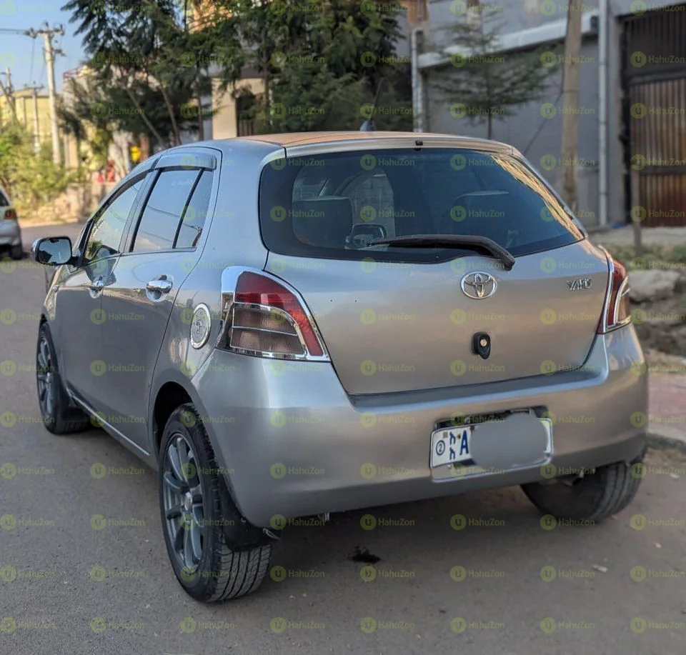 2009 Model-Toyota Yaris Compact