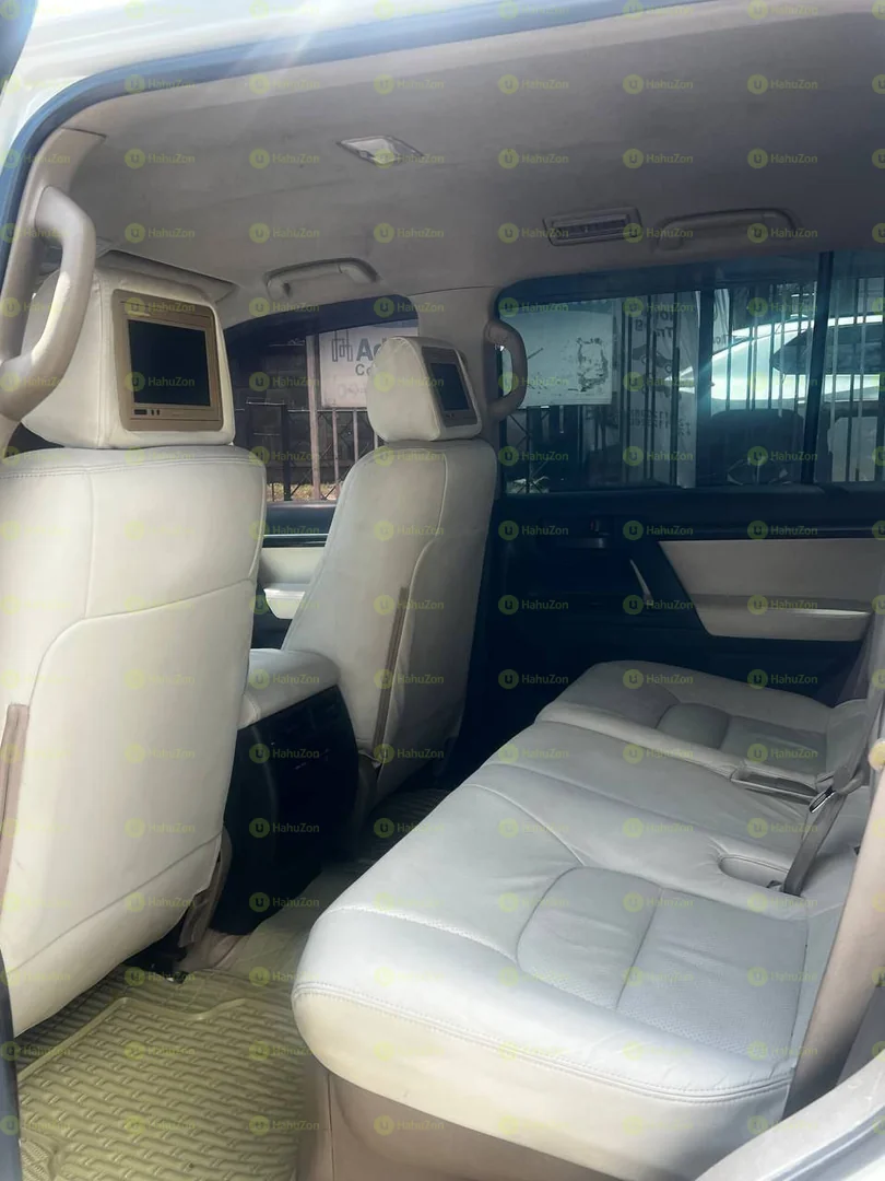 2008 Model-Toyota Land Cruiser V8