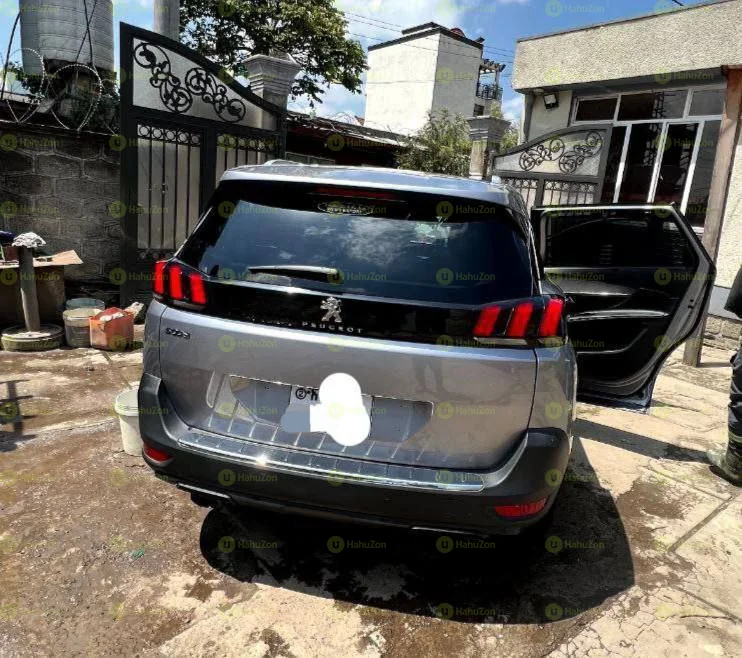 2022 Model-Peugeot 5008