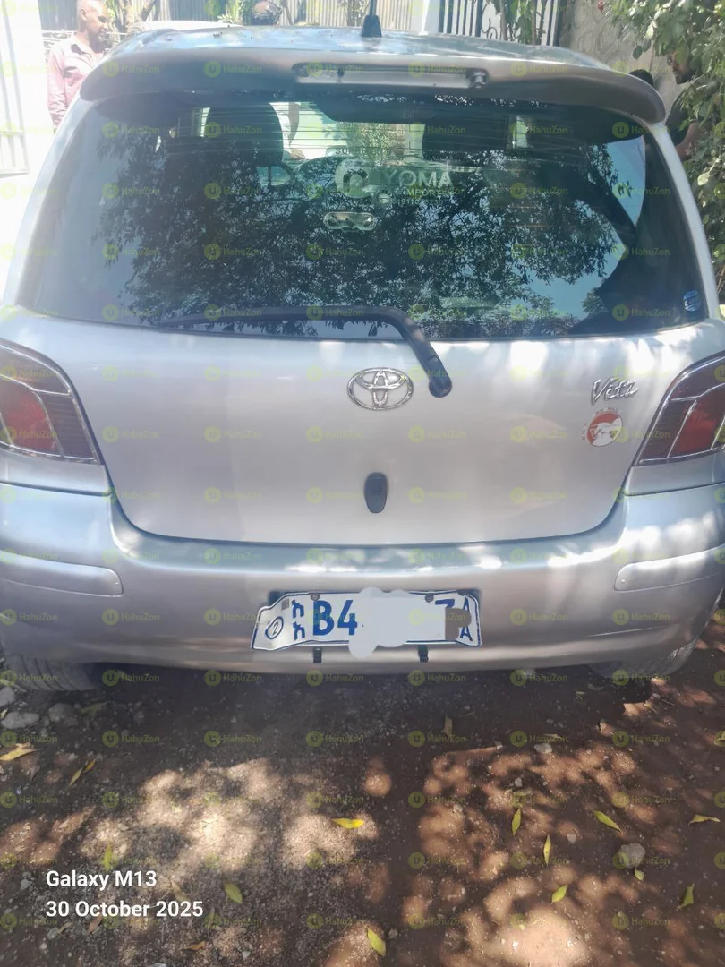 2004 Model-Toyota Vitz