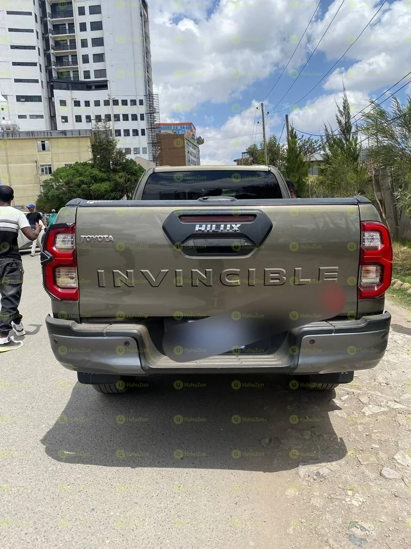 2021 Model-Toyota Hilux Invincible