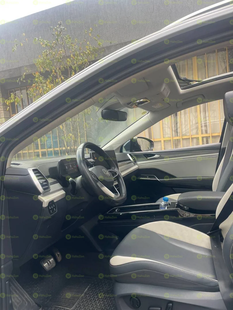 2022 Model-Volkswagen ID.6 Crozz Pro