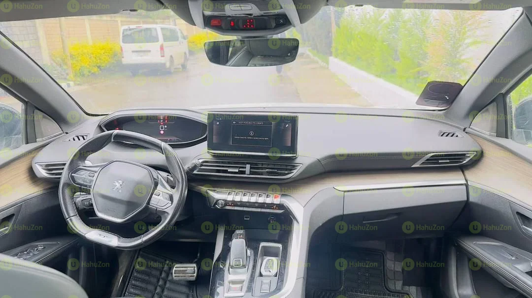 2021 Model-Peugeot 5008 GT